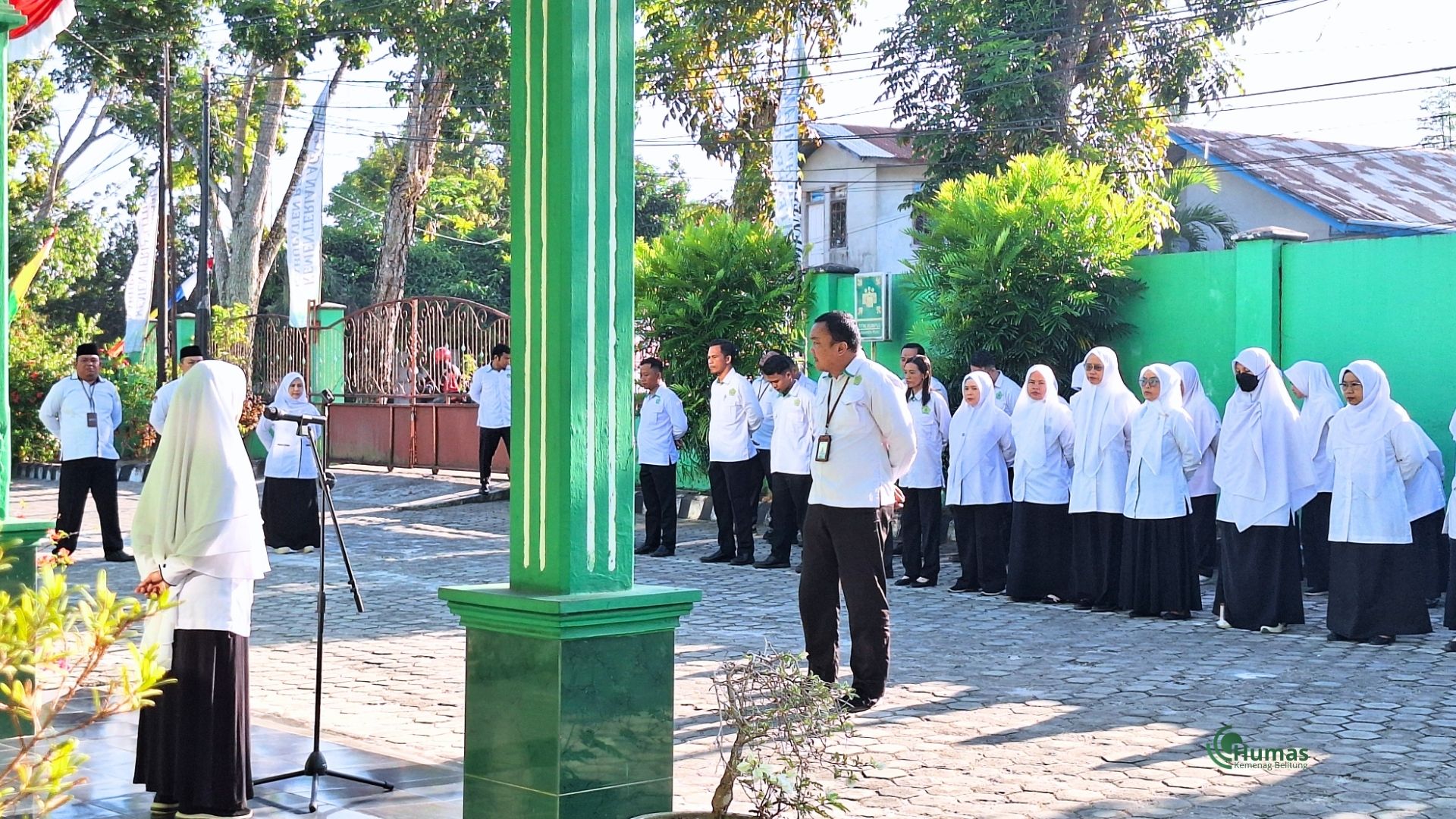 Apel Senin Pagi Kemenag Belitung Perkuat Budaya Kerja, Diwarnai Penyerahan SK