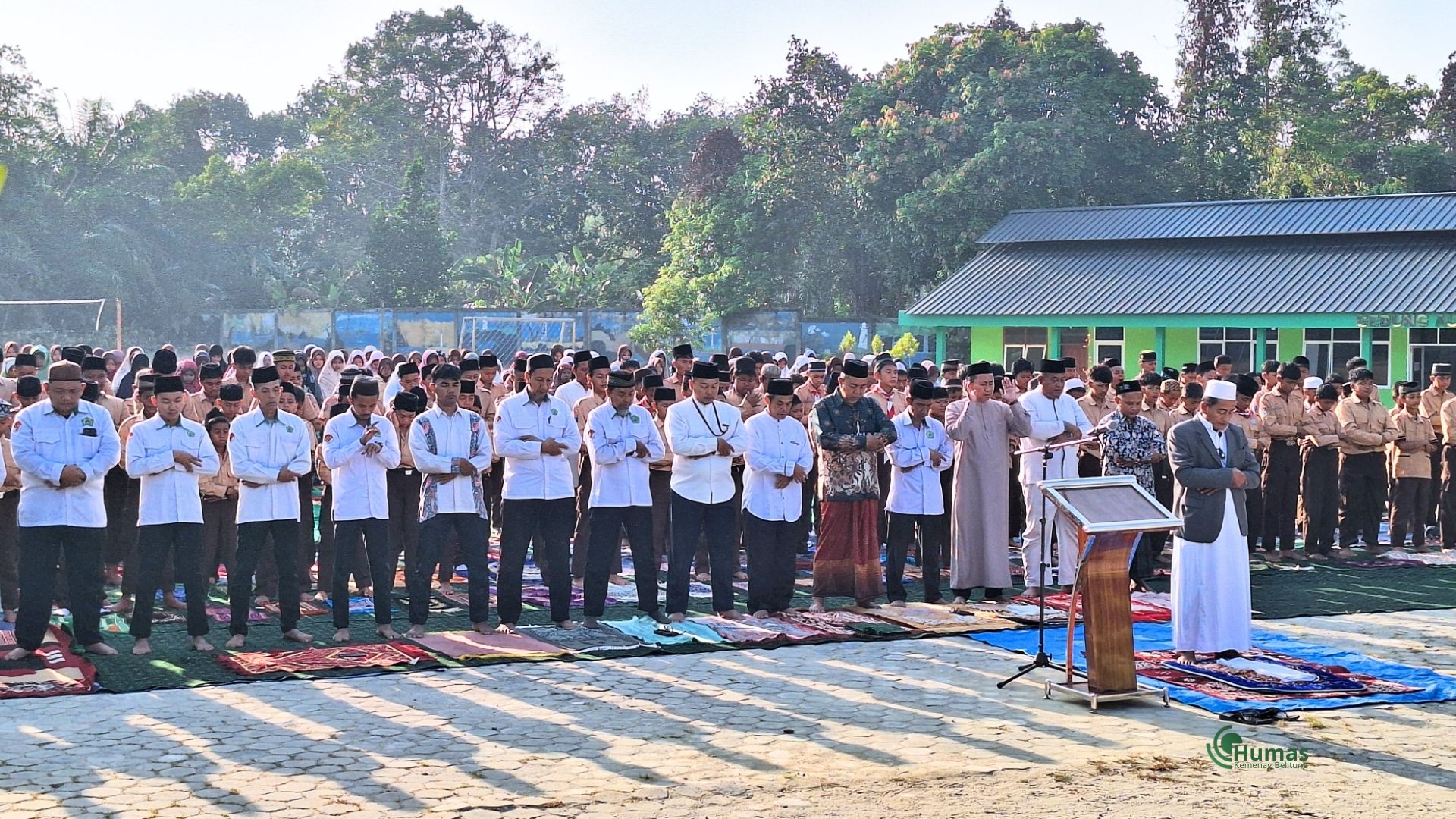 Mohon Hujan Turun, Kemenag Belitung dan Siswa Gelar Sholat Istisqa di MTsN 1