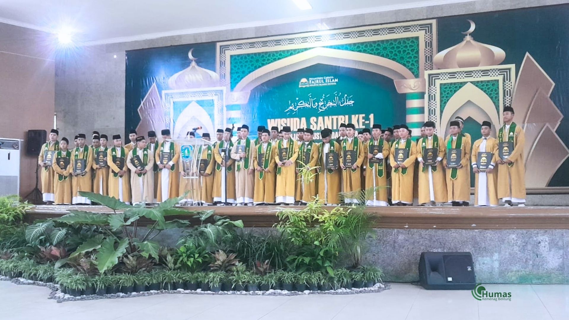 Wisuda Santri Cahaya Fajrul Islam Perkuat Komitmen Kemenag Belitung Majukan Pesantren