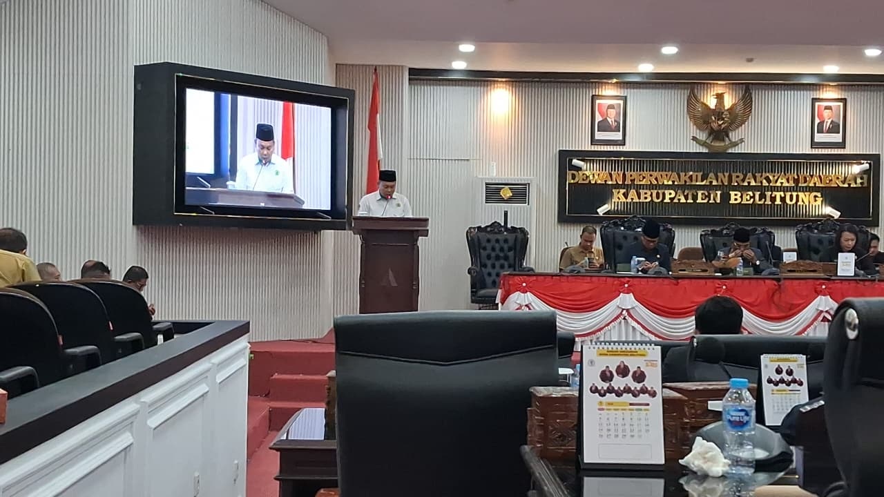 Kemenag Belitung Hadiri Rapat Paripurna DPRD, Awali Sidang dengan Doa