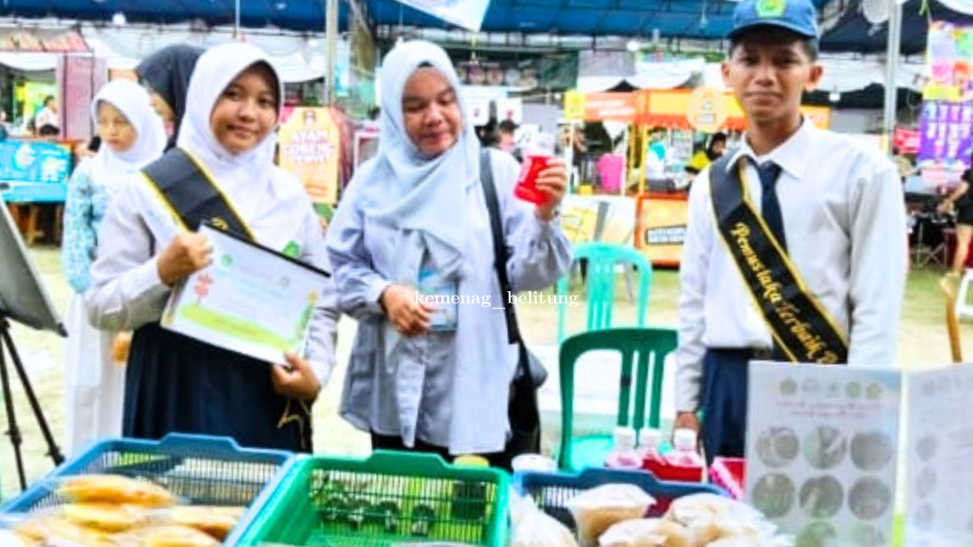 Inovasi Guru dan Siswa MTsN 1 Belitung, Minuman Rosela Laris Diserbu Pengunjung