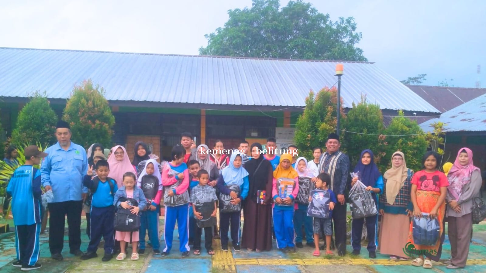Peringati Lebaran Yatim dan Difabel, Kemenag Belitung Salurkan Bingkisan Pendidikan ke SLB